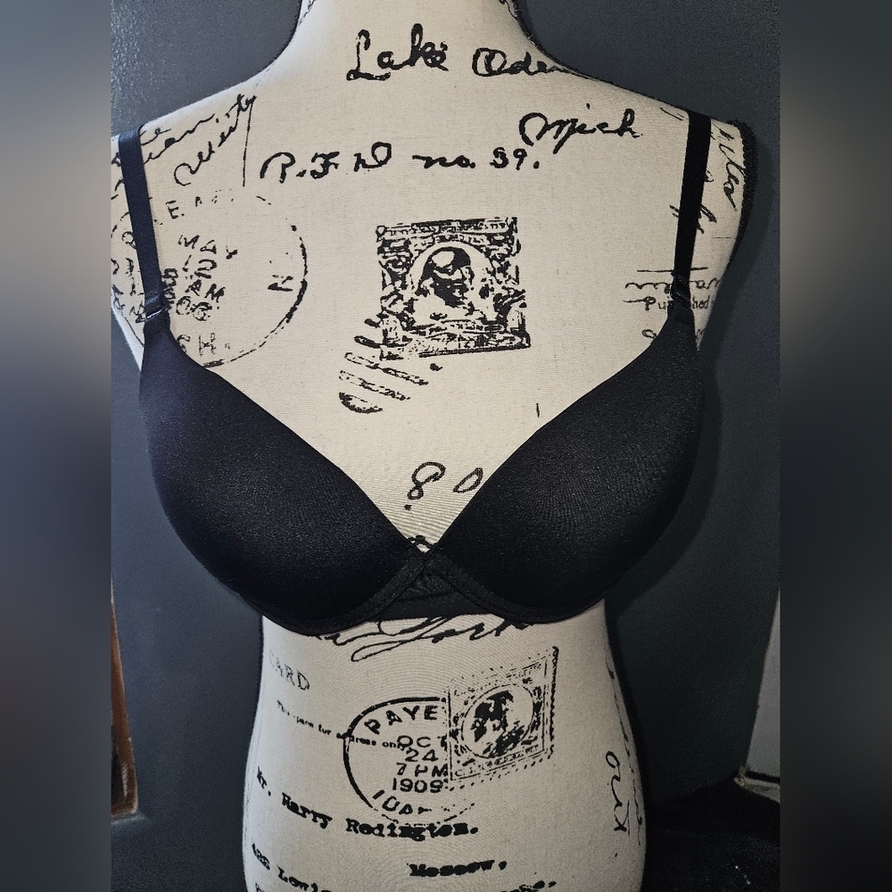 YMI Intimates Womans Black Bra Size 36C